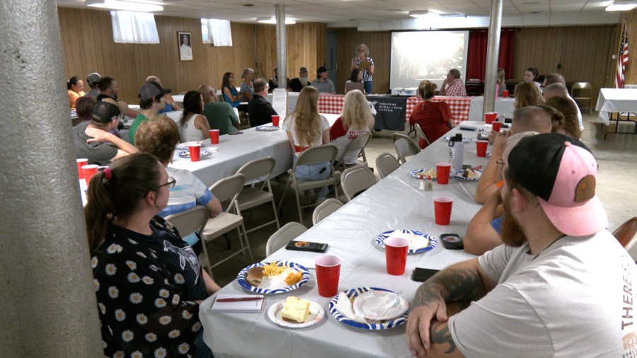 Farmers meet to protest lack of CAFO regulations