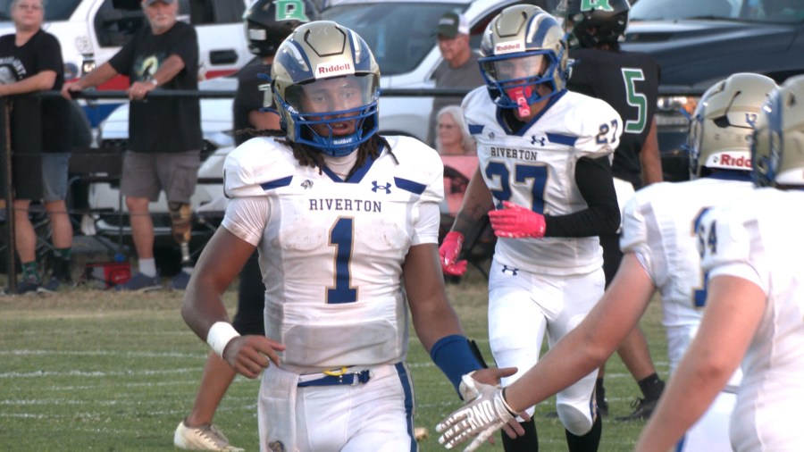 Riverton dominates Quapaw in cross-border battle
